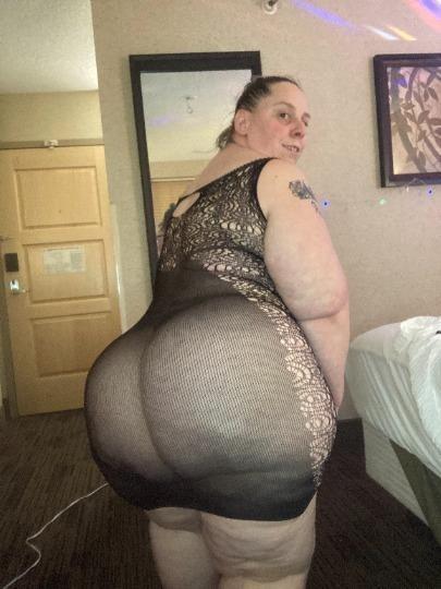 00_id_bbw_pawg.jpg