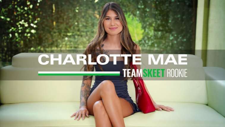 08-08-3.Charlotte-Mae-in-Newbie-Charlotte-Mae-Debuts-With-A-Nasty-Facial.jpg