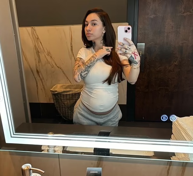 10118022_bhad-bhabie-via-instagram_1701489930.jpg