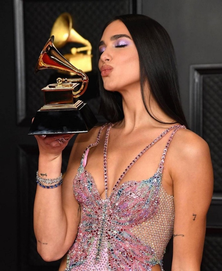 a        dua lipa 1.jpg