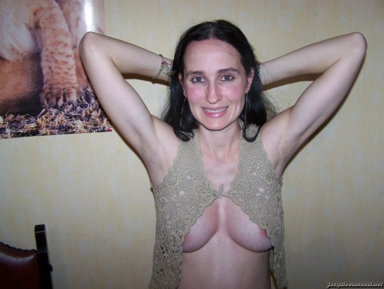 Babes_Flashing_Tits_Underboob_with_areola_showing_4773729-189.jpg