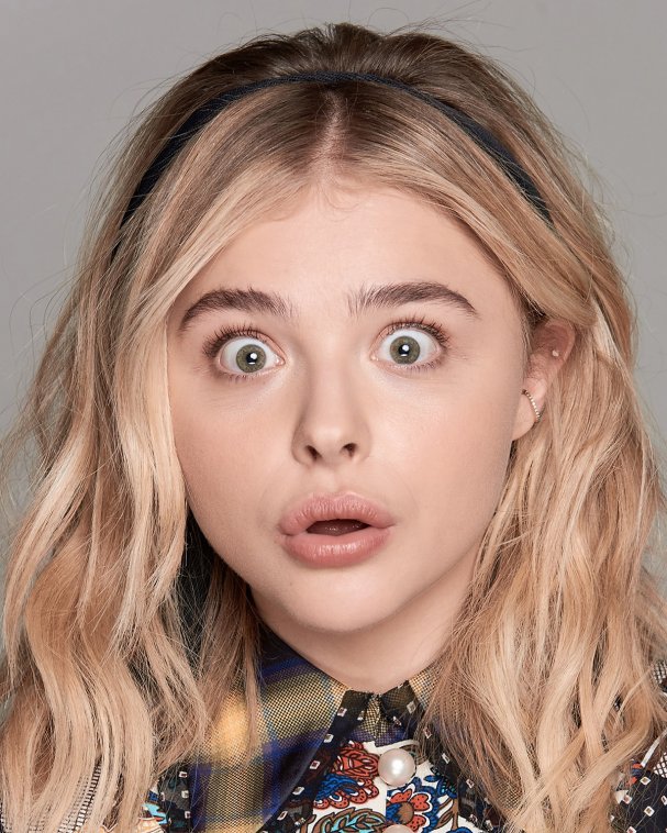 ChloëMoretz4.jpg