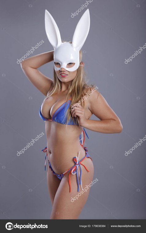 depositphotos_179638384-stock-photo-blonde-sexy-bunny-costume.jpg