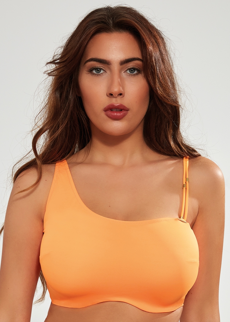 Hot Brunette.jpg