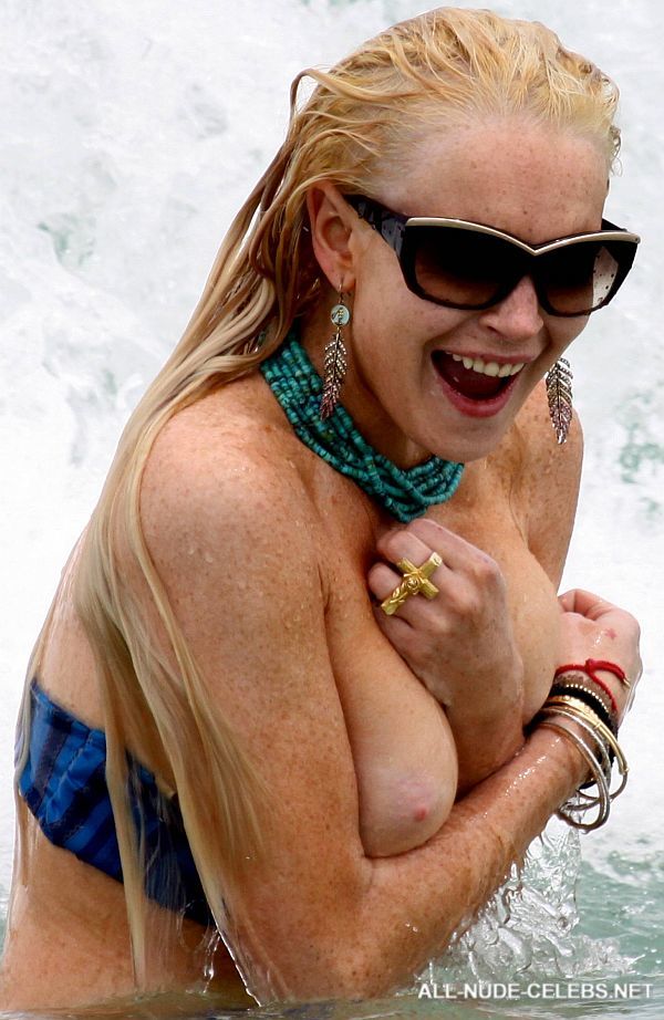 lindsay-lohan-topless.jpg