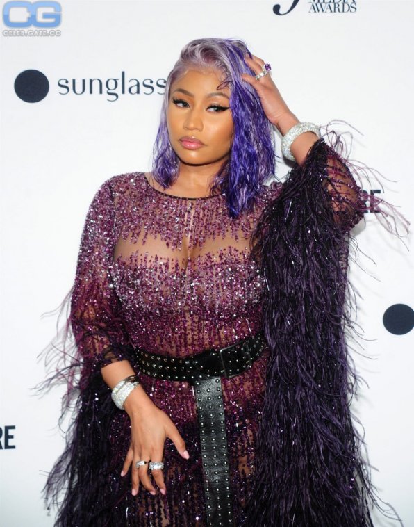 nicki-minaj-braless-295537.jpeg