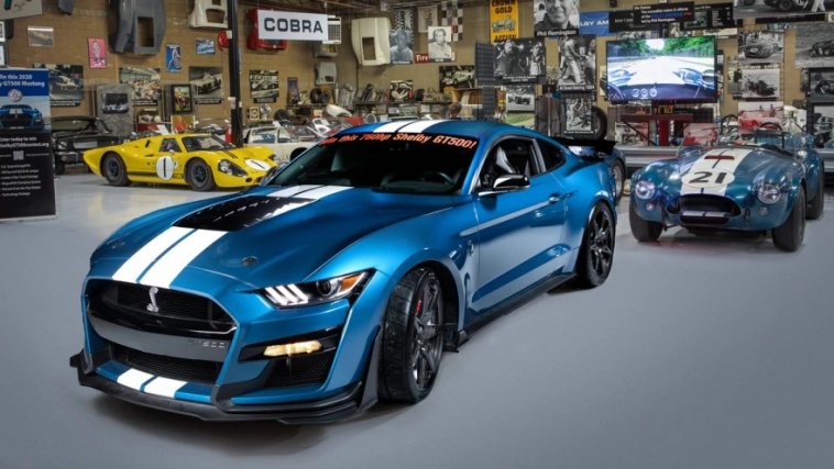 shelbyGT500-2.jpg